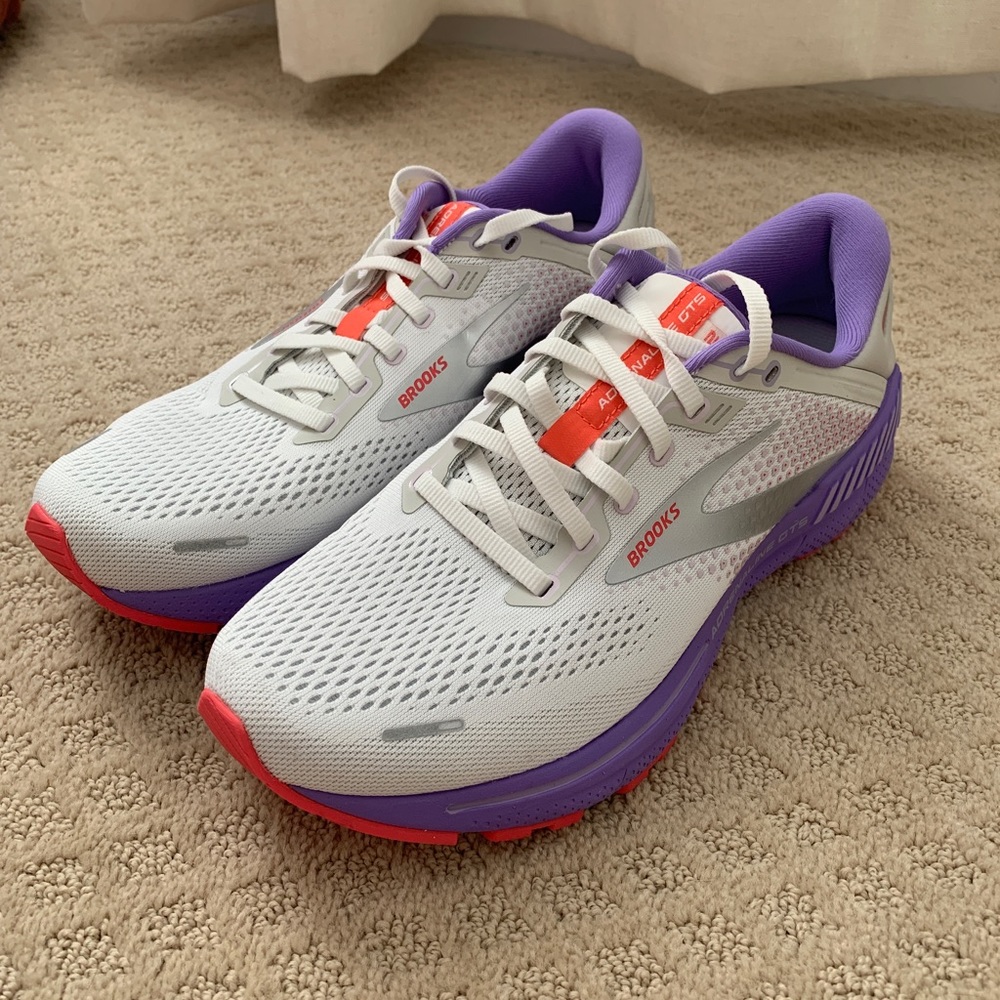 Brooks Adrenaline GTS 22